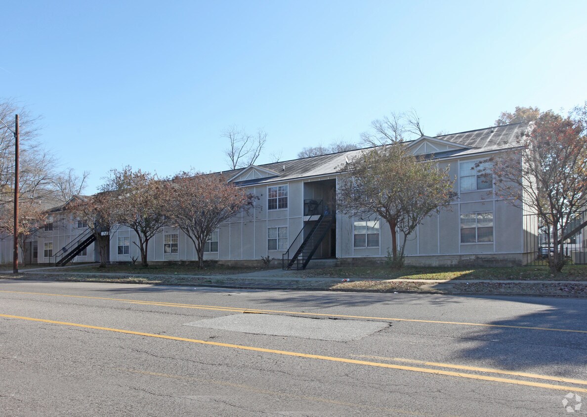 Primary Photo - 3421 B Avenue E