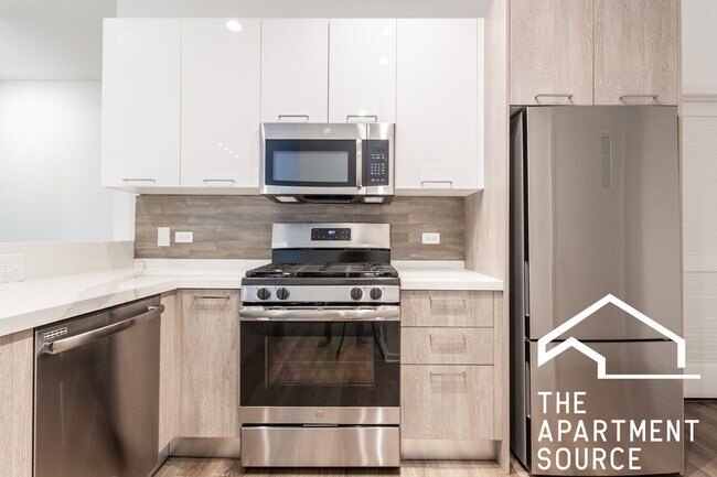 Foto del edificio - South Loop 3 bed 2 bath -- Updated Kitchen, HUGE Floorplan