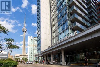 Building Photo - 4 Spadina Ave.