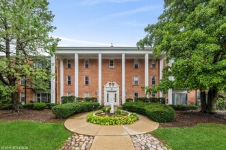 Building Photo - 5101 Carriage Way Dr