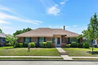 Building Photo - 1510 Gardenia Dr