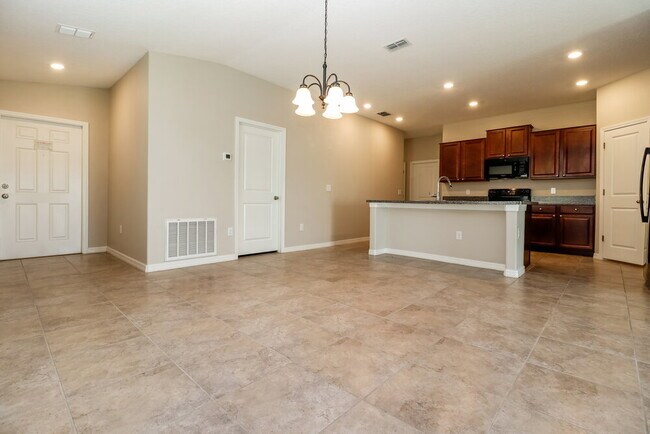 Foto del edificio - 6724 Trent Creek Dr