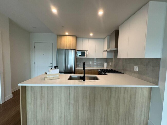 Photo du bâtiment - 31900 Raven Ave