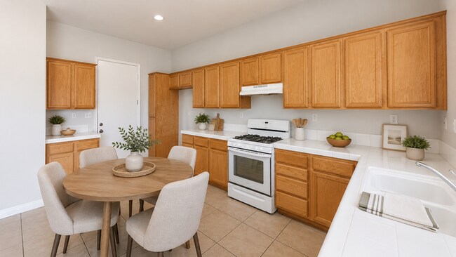 Foto del edificio - Stunning 4-Bed, 2.5-Bath Home with Outdoor Oasis in Riverside