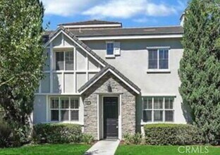 Building Photo - 24 Bower Ln