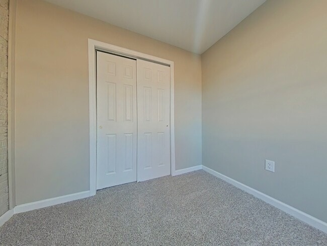 Foto del edificio - 6527 St Louis St