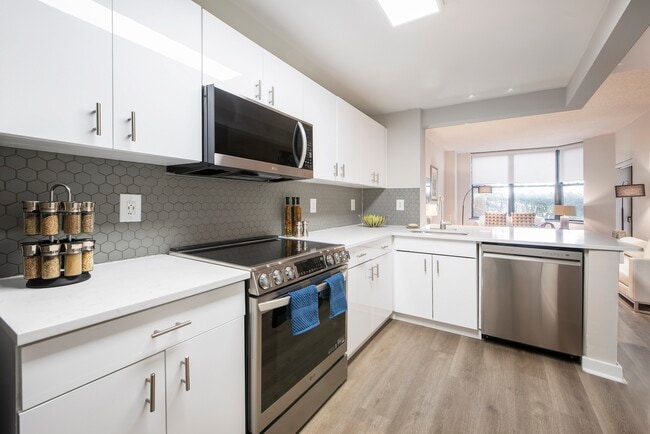 Interior Photo - Riverbend at Port Imperial