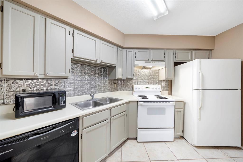 Primary Photo - 10630 Westbrae Pkwy