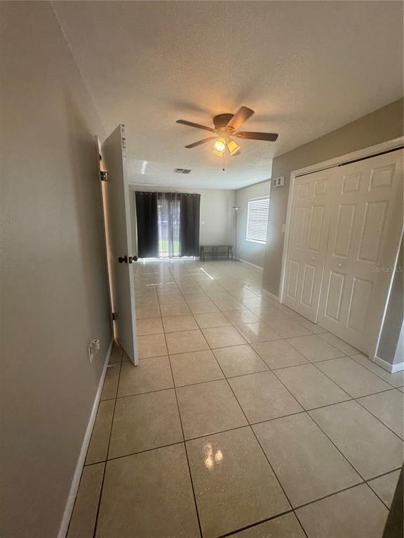Foto del edificio - 1038 Fox Lake Dr
