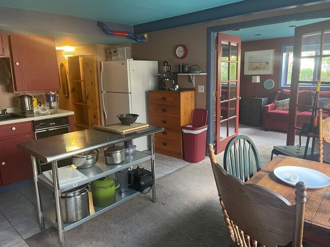 Building Photo - Furnished 2 Bedroom Garden Level ADU in Upper Table Mesa Near Bear Creek Park