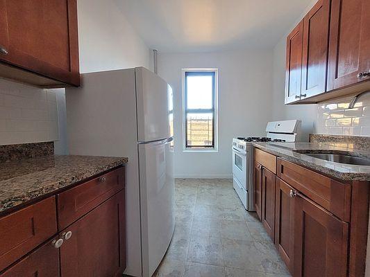 Primary Photo - 1 bedroom in BRONX NY 10456