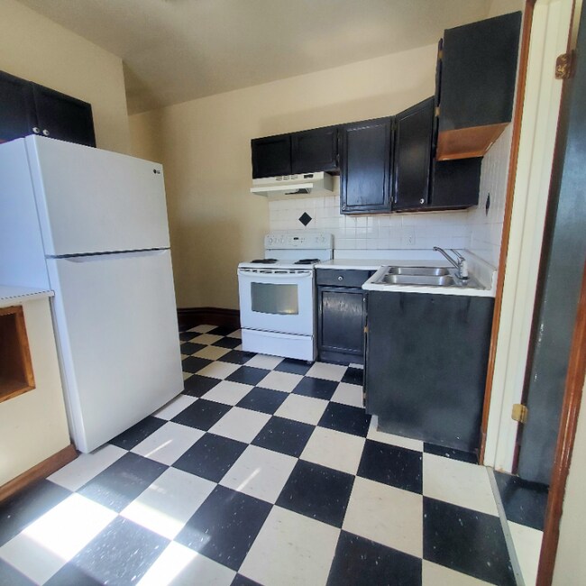 Foto del edificio - 521 W 10th St