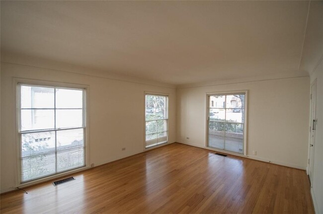 Building Photo - 4501 Emerson Ave