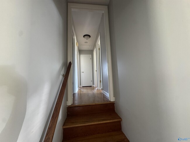 Building Photo - 10020 Strong Dr SE