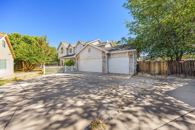 Foto del edificio - 638 1/2 Brooks Ct