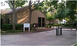 Building Photo - 10049 Westpark Dr