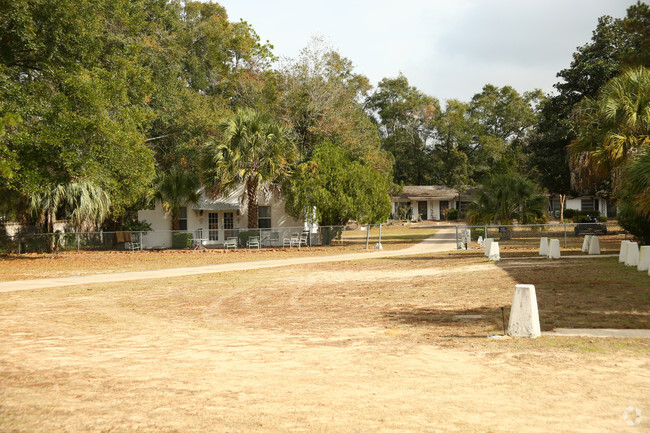 Foto del edificio - 3717 Crawfordville Rd