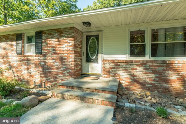 Building Photo - 8 Bunker Hill Rd