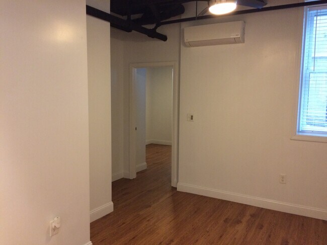 Building Photo - 520 Brookline Ave