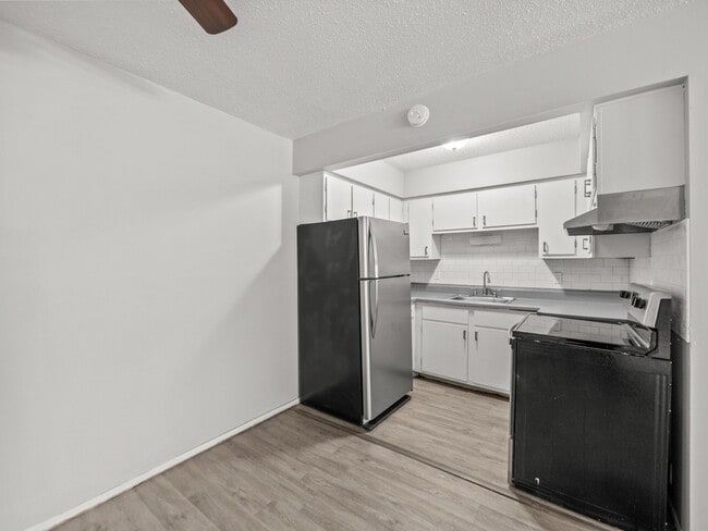 Building Photo - 11250 Brydan St