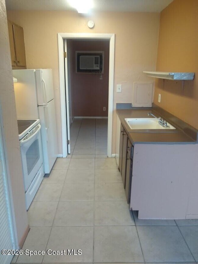 Foto del edificio - 1717 Dixon Blvd