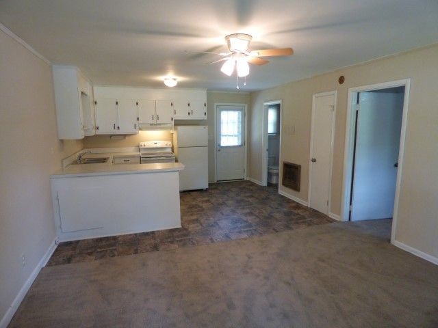 Building Photo - 1 BR / 1 BA duplex near MTSU W/D Connections