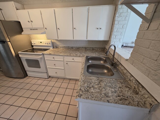Building Photo - 107 Cocoa Pl
