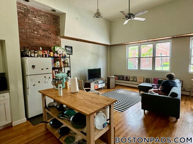 Foto del edificio - 108 Central St