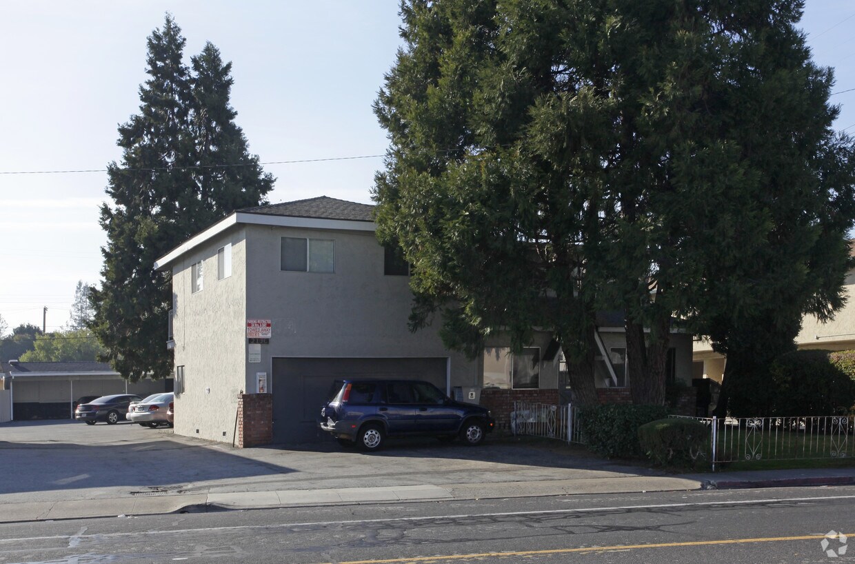 Foto principal - 2136 Monroe Street