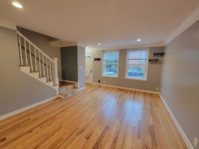 Foto del edificio - Charming Townhouse in Fairlington Village, Three Level, Two Bedroom, Two Bathroom