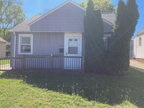 Building Photo - 5721 Flowerdale Ave