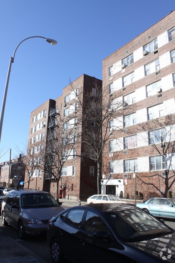 Building Photo - 821 Lydig Ave