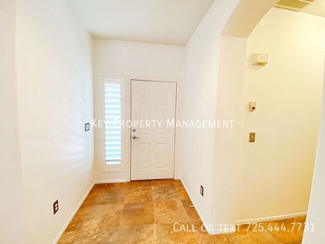 Building Photo - 2 BEDROOM + DEN ONE STORY TOWNHOME IN GUAR...