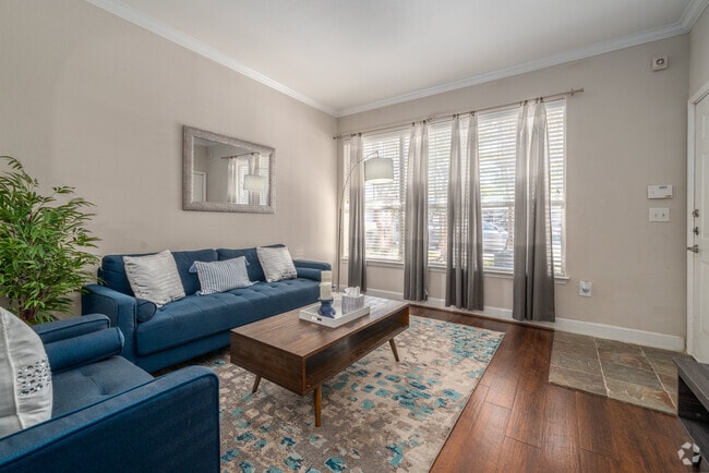 1BR, 1BA - 714SF - Living Room - Retreat at Lakeside