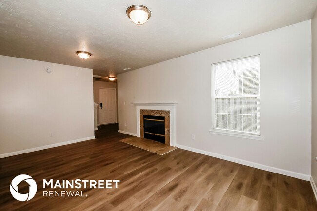 Foto del edificio - 6368 Titania Dr