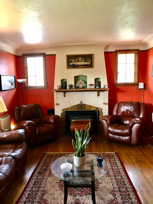 Photo - 1924 SE 139th Ave (Portland, OR)