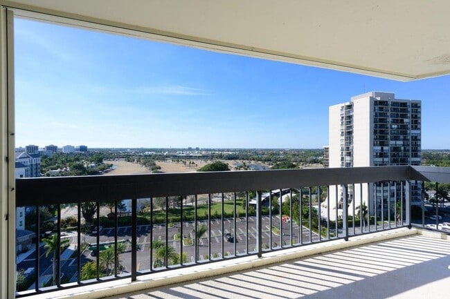 Building Photo - 2400 Presidential Way