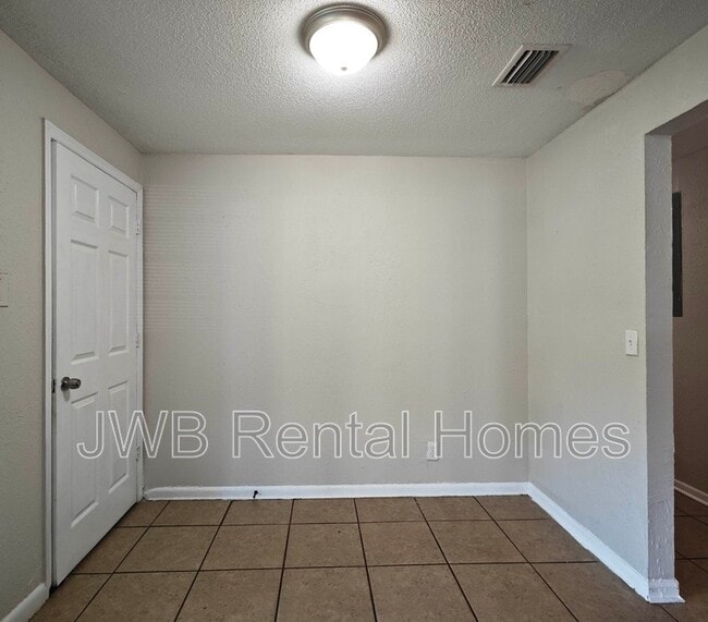 Building Photo - 4639 Roanoke Blvd