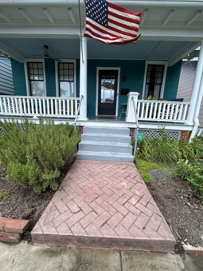 Foto del edificio - 3332 Grayland Ave