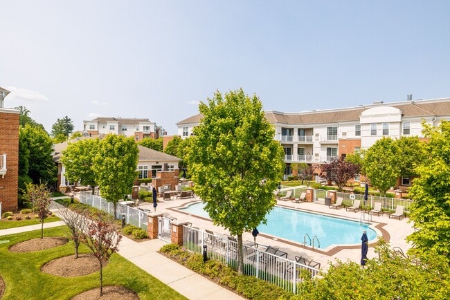 Building Photo - Highlands at Hilltop