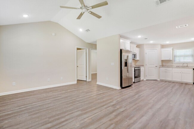 Foto del edificio - JESUP HOME FOR RENT!!