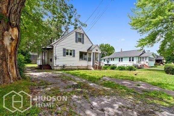 Building Photo - 213 Ridge Ave