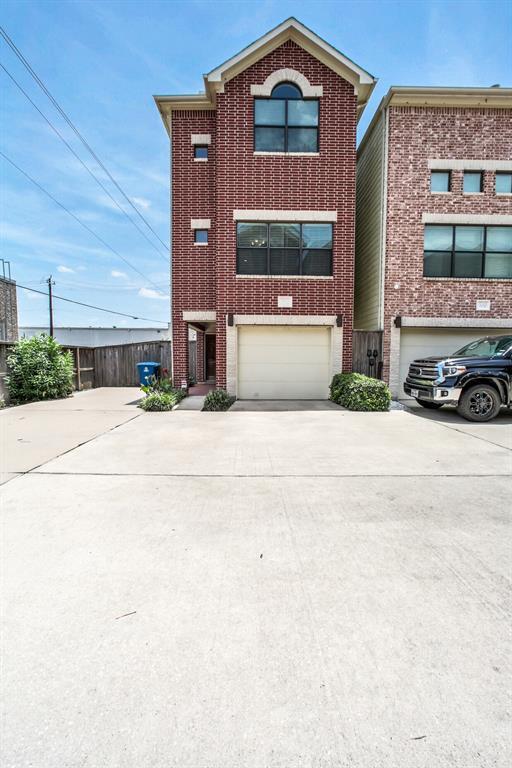 Building Photo - 3662 Main Plaza Dr
