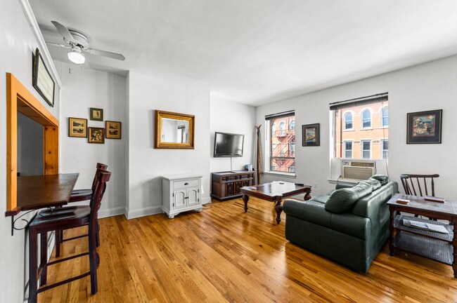 Foto del edificio - 94 Washington St