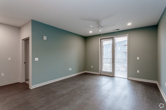 2BR, 2BA - Metropolis - The Backyard at One North