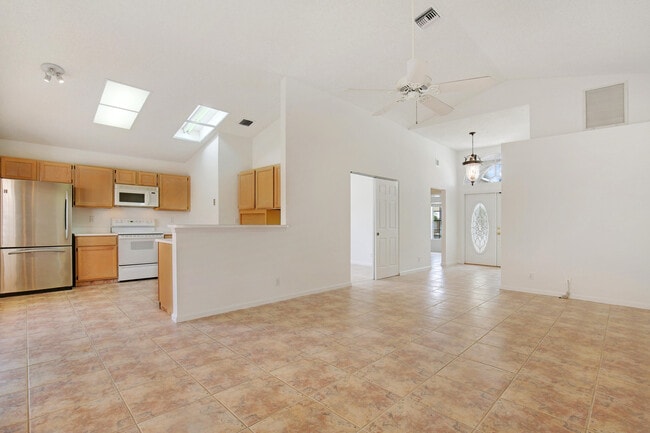 Building Photo - 2706 Fairway Cove Ct