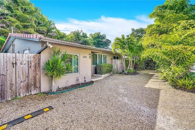 Building Photo - 2 br, 1 bath House - 2808 NE 6th Ave
