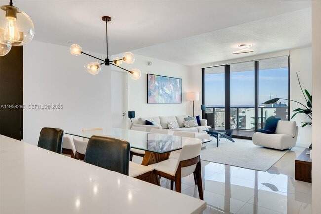 Foto del edificio - 488 NE 18th St