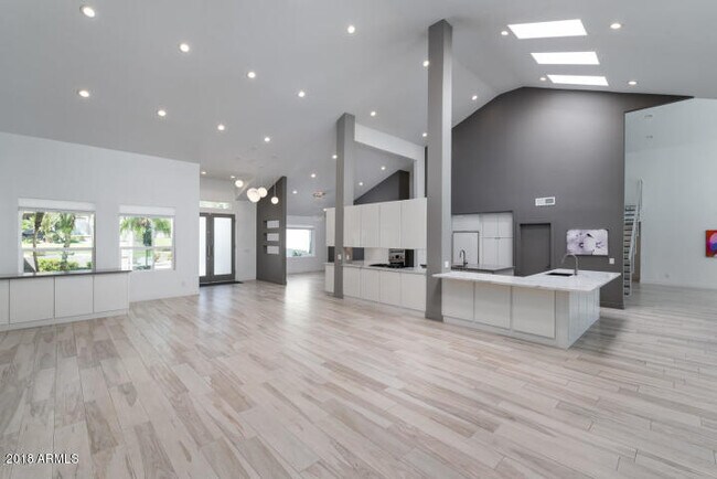 Building Photo - 9433 N 57th St