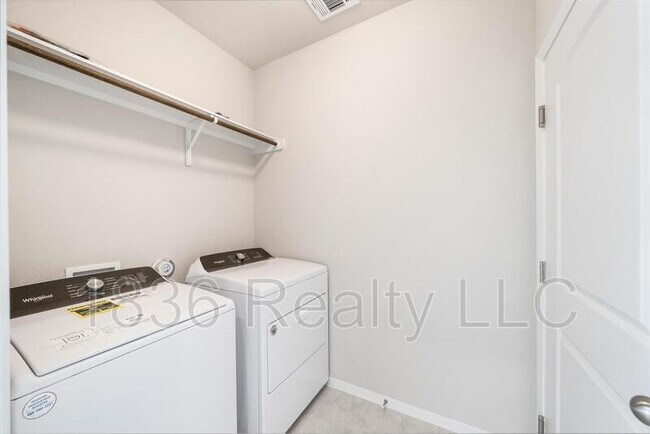 Building Photo - 121 Tranchet Dr